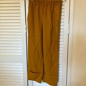 Cropped, cuffed neutral pants from Zara in size XS